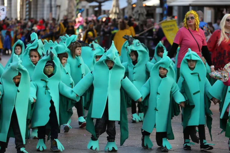 &Scaron;arenilo u srcu Rijeke: Vi&scaron;e od 2500 mali&scaron;ana sudjelovalo je u karnevalskoj povorci