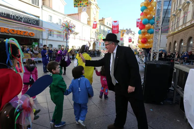 &Scaron;arenilo u srcu Rijeke: Vi&scaron;e od 2500 mali&scaron;ana sudjelovalo je u karnevalskoj povorci