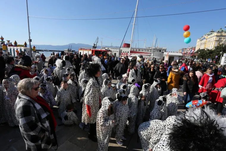 &Scaron;arenilo u srcu Rijeke: Vi&scaron;e od 2500 mali&scaron;ana sudjelovalo je u karnevalskoj povorci