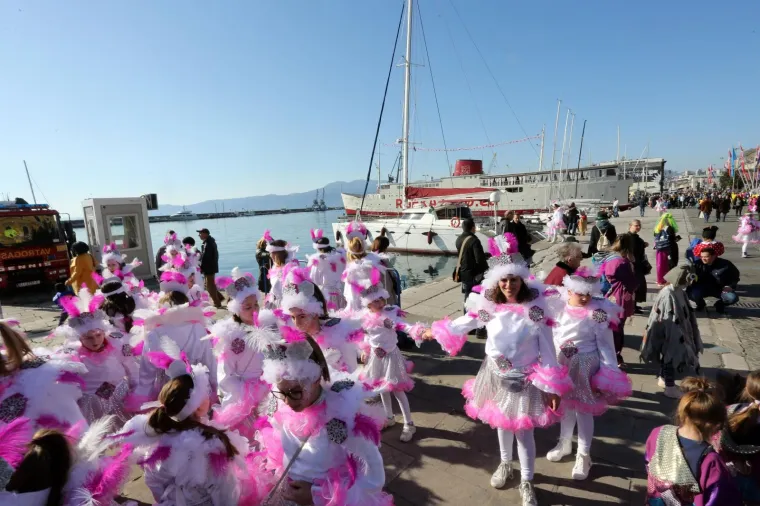 &Scaron;arenilo u srcu Rijeke: Vi&scaron;e od 2500 mali&scaron;ana sudjelovalo je u karnevalskoj povorci