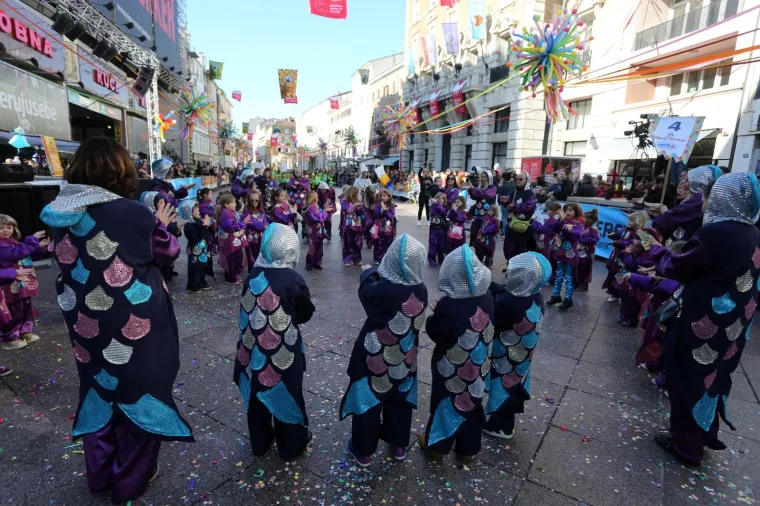 &Scaron;arenilo u srcu Rijeke: Vi&scaron;e od 2500 mali&scaron;ana sudjelovalo je u karnevalskoj povorci