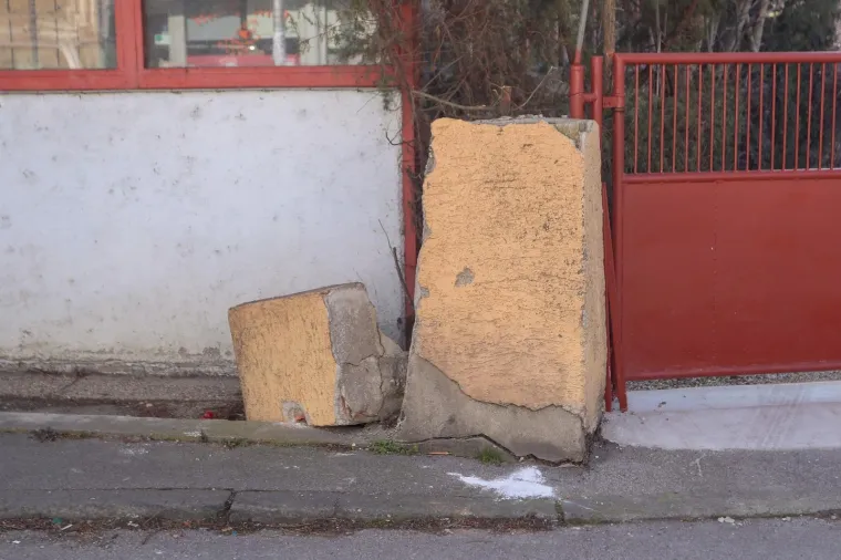 Ako imate kućnog ljubimca, oprezno! Na ulicama u Zagrebu se pojavila 'bijela tvar' koja bi mogla biti opasna