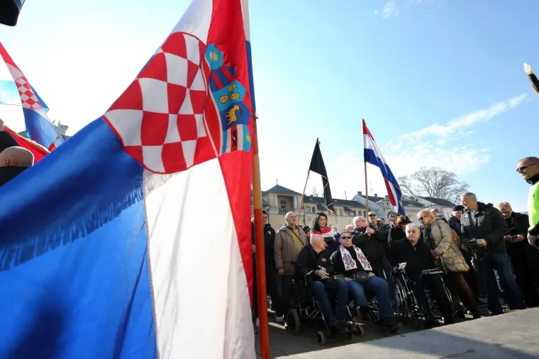 Prosvjed branitelja u Samoboru protiv Beljaka: 'Cilj nam je zaustaviti građanski rat koji se događa'