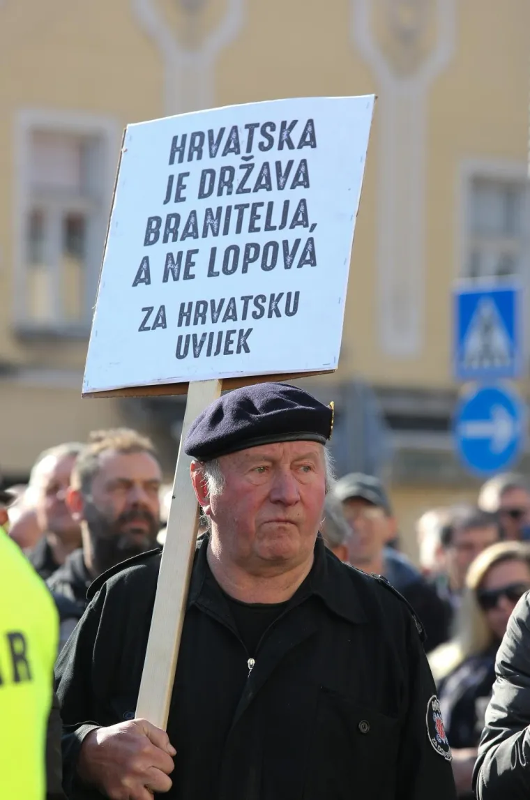 Prosvjed branitelja u Samoboru protiv Beljaka: 'Cilj nam je zaustaviti građanski rat koji se događa'