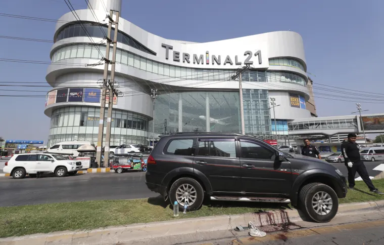 Policija likvidirala sumanutog vojnika: Ubio je 26, ranio 52 ljudi, a sve zbog bizarne osvete!