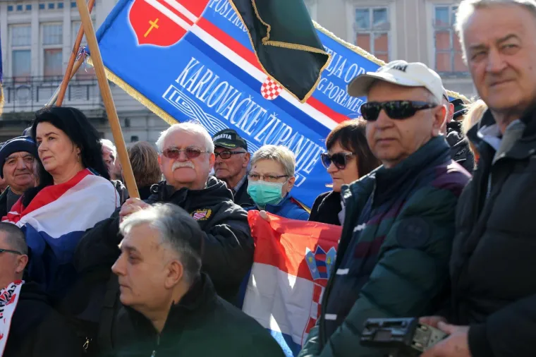 09.02.2020., Samobor -Zajednica udruga hrvatskih branitelja lijecenih od PTSP-a RH aktivno se ukljucila u organizaciju prosvjeda "STOP GOVORU MRZNJE I MEDJUSOBNOJ NESNOSLJIVOSTI. Cilj prosvjeda je podici glas razumne Hrvatske protiv govora mrznje i medjusobnih uvreda, bez obzira na politicki predznak i svjetonazor onih koji ih upucuju.
Photo: Emica Elvedji/PIXSELL