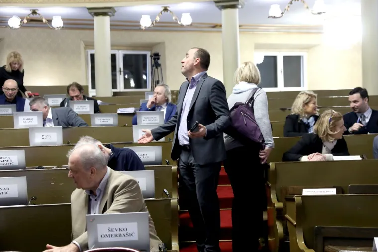 Sjednica zagrebačke Gradske skup&scaron;tine nastavljena je raspravom o izmjenama i dopunama GUP-a