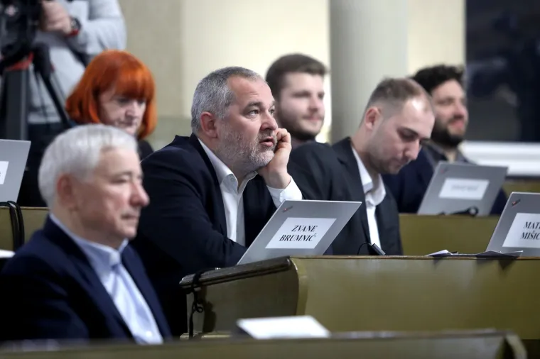 Sjednica zagrebačke Gradske skup&scaron;tine nastavljena je raspravom o izmjenama i dopunama GUP-a