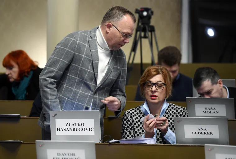 Stanka u Skup&scaron;tini: 'Besramna politička trgovina HDZ-a i Bandića oko GUP-a je i dalje u tijeku'