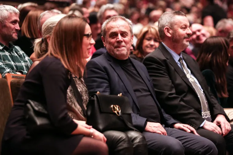 GUP mu nije pokvario raspoloženje: Nasmijani Bandić na koncertu dive u Lisinskom!