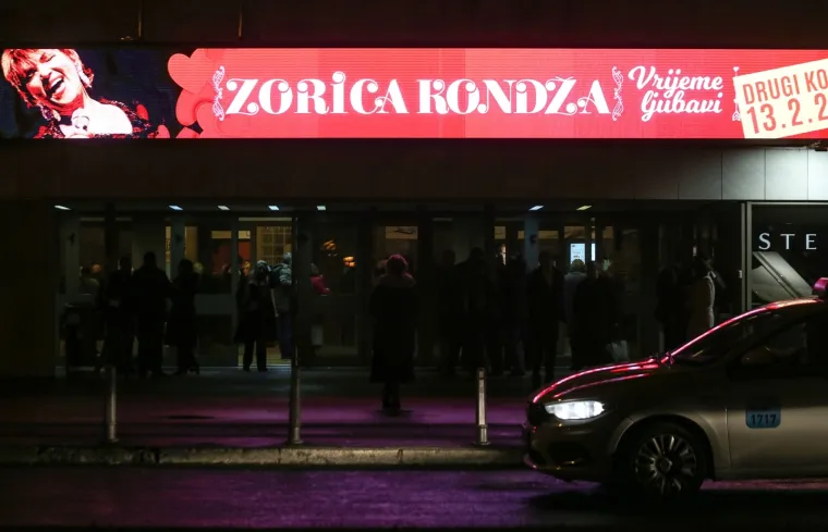 GUP mu nije pokvario raspoloženje: Nasmijani Bandić na koncertu dive u Lisinskom!