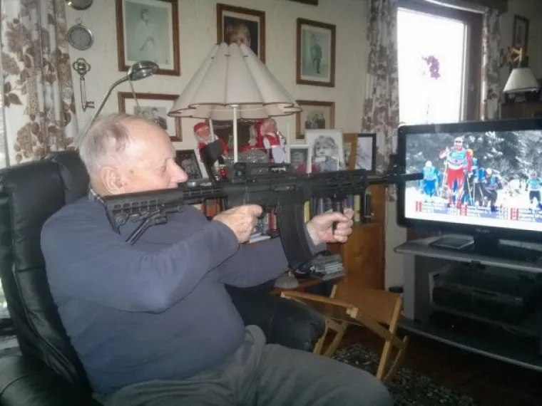 PA ŠTO SE TO DOGAĐA S DANAŠNJIM LJUDIMA? Svakom nas fotografijom sve više zbunjuju