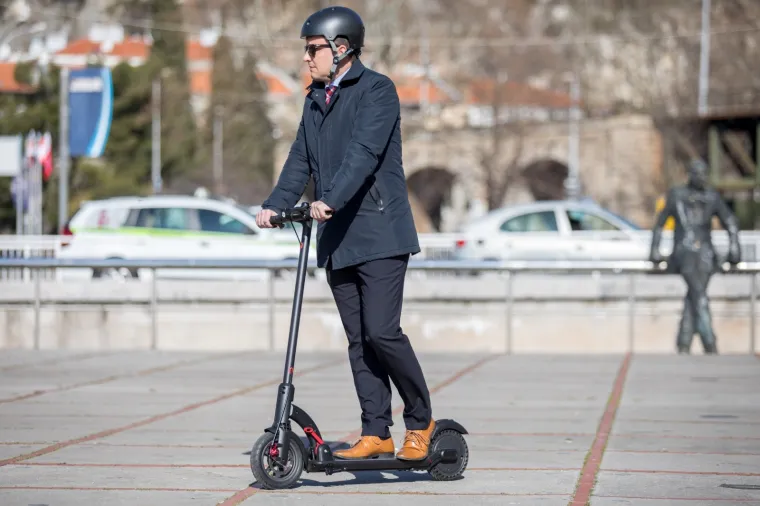 ENDEMSKA VRSTA U HRVATSKOJ POLITICI: Pogledajte kako je ovaj političar do&scaron;ao na posao