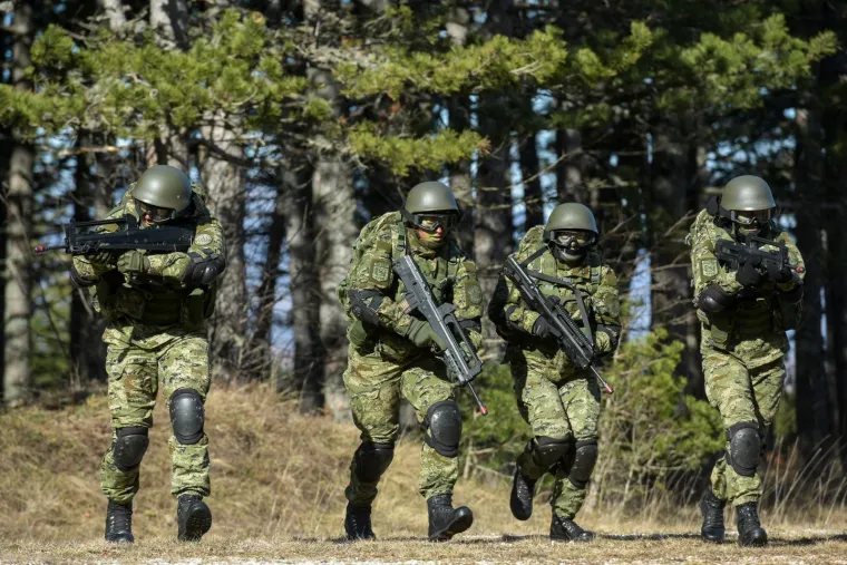 U zimskom vojnom kampu 30 posto kadetkinja: 'Bitno je da radimo kao jedno, kao tim. Stoga nema razlike'