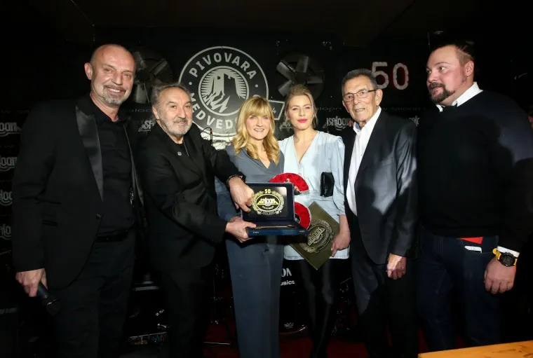 KULTNI ZAGREBAČKI SALOON PROSLAVIO 50. ROĐENDAN: Sanja Doležal postala kuma, na proslavu došle mnoge zvijezde