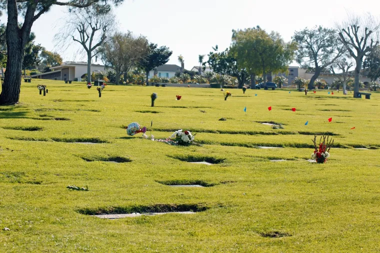 [FOTO] OVO JE MJESTO NA KOJEM SU TAJNO POKOPANI KOBE I GIANNA BRYANT: Obitelj je do posljednjeg trenutka skrivala sve informacije