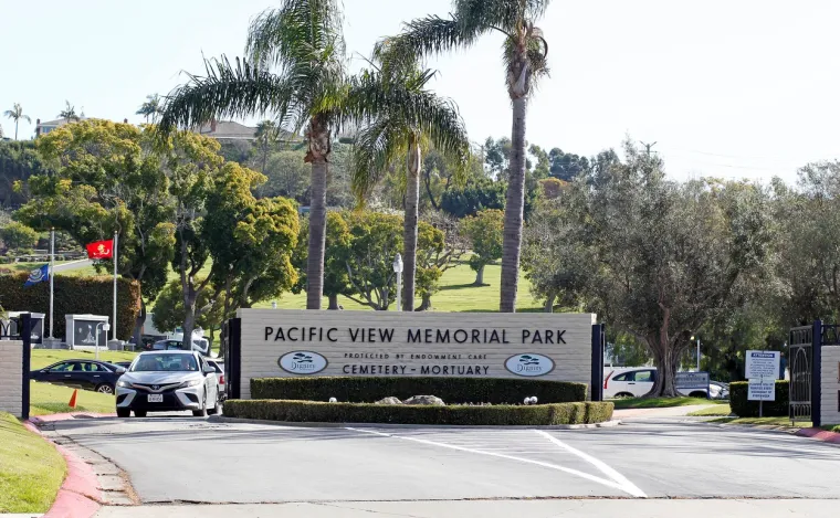 [FOTO] OVO JE MJESTO NA KOJEM SU TAJNO POKOPANI KOBE I GIANNA BRYANT: Obitelj je do posljednjeg trenutka skrivala sve informacije