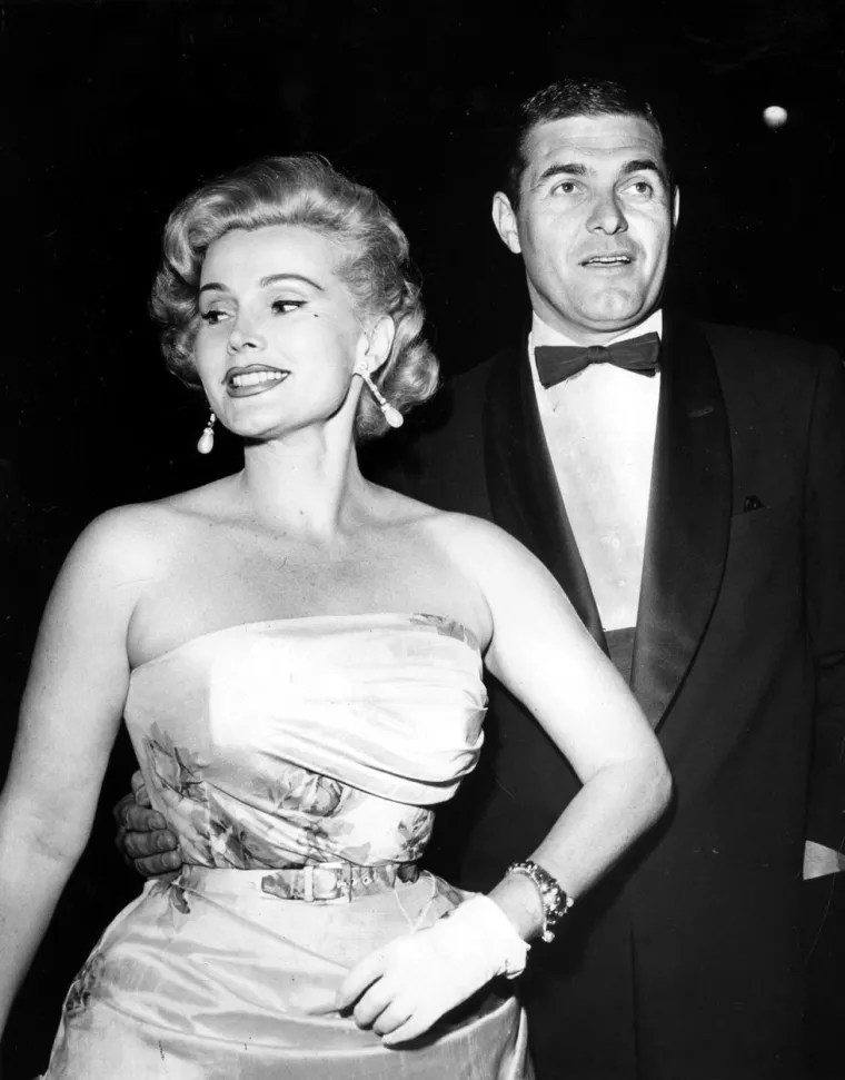 VI&Scaron;E SU JE PAMTILI PO BURNOM LJUBAVNOM ŽIVOTU, NEGO PO ULOGAMA: Obožavala je imućne mu&scaron;karce, a udavala se devet puta