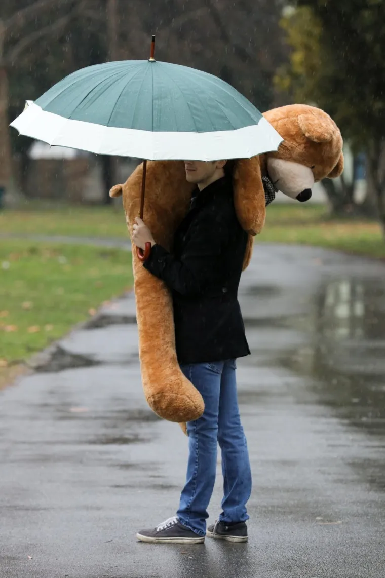 Prizori od kojih ćete se rastopiti: Zaljubljeni parovi preplavili ulice hrvatskih gradova