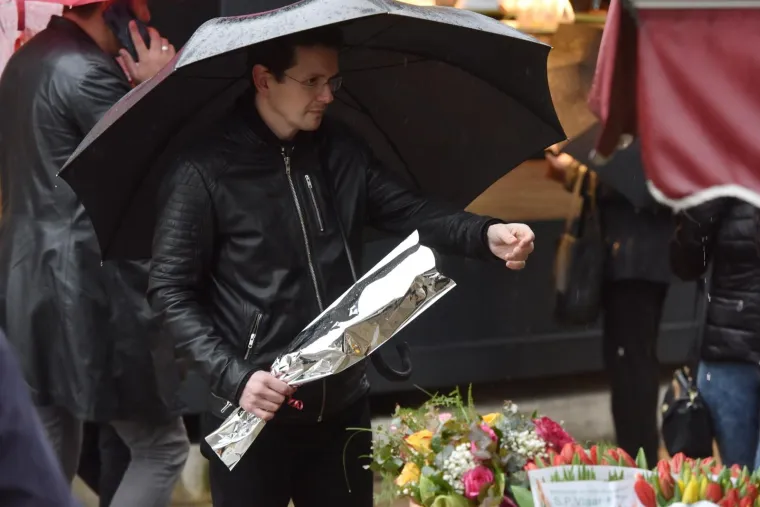 Prizori od kojih ćete se rastopiti: Zaljubljeni parovi preplavili ulice hrvatskih gradova