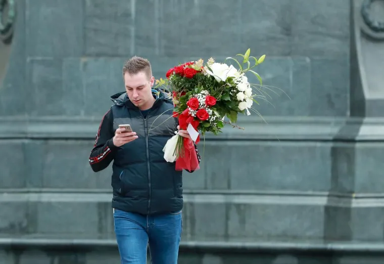 Prizori od kojih ćete se rastopiti: Zaljubljeni parovi preplavili ulice hrvatskih gradova