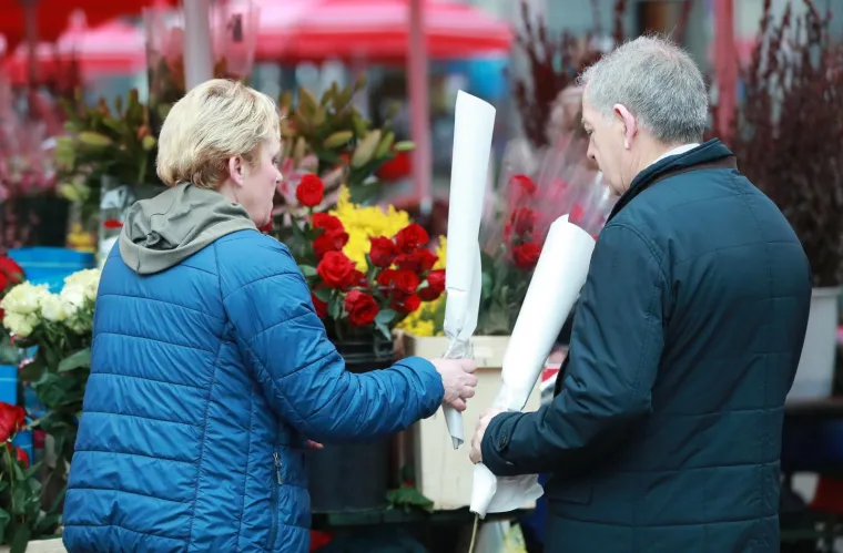 Prizori od kojih ćete se rastopiti: Zaljubljeni parovi preplavili ulice hrvatskih gradova