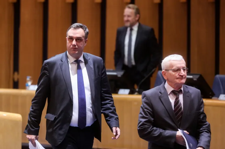 Srpski zastupnici u parlamentu BiH počeli provoditi blokadu njegova rada