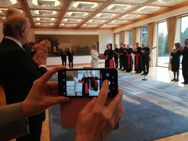 Predsjednica Kolinda Grabar-Kitarović posthumno odlikovala kardinala Franju Kuharića