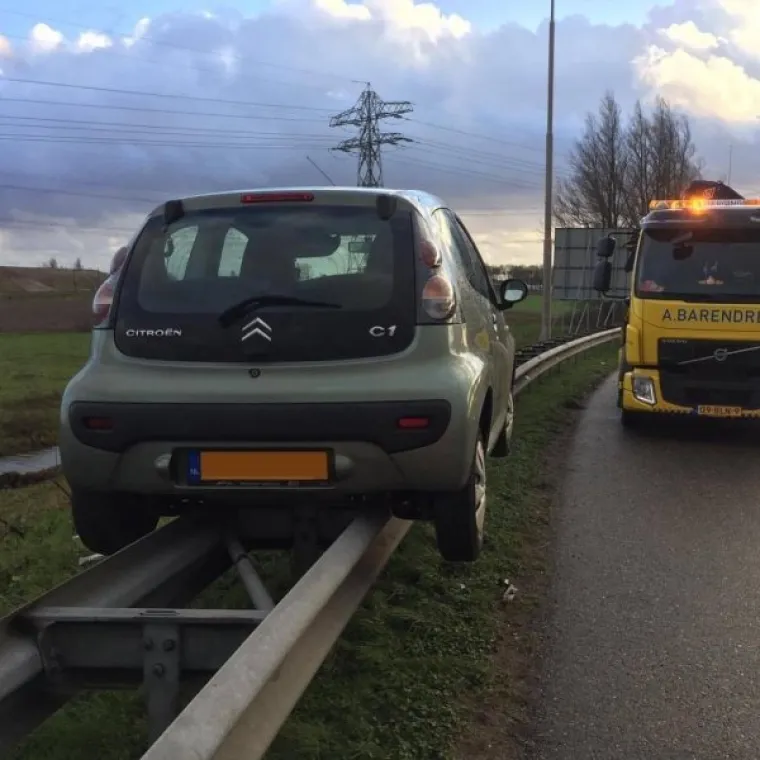 VOZILA KOJA BI JAKO ŽELJELA DA IMAJU DRUGOG VOZAČA: 'Ovdje vidimo rijedak prizor kamiona kako vježba jogu'