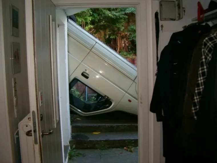 VOZILA KOJA BI JAKO ŽELJELA DA IMAJU DRUGOG VOZAČA: 'Ovdje vidimo rijedak prizor kamiona kako vježba jogu'