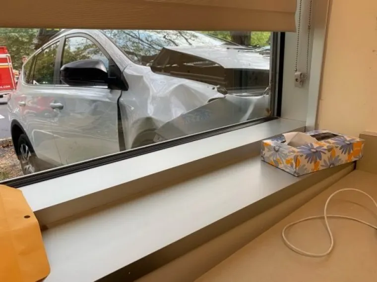 VOZILA KOJA BI JAKO ŽELJELA DA IMAJU DRUGOG VOZAČA: 'Ovdje vidimo rijedak prizor kamiona kako vježba jogu'