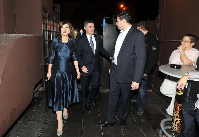 U izbornoj 2011. godini SDP potpisuje koalicijski sporazum s HNS-om, IDS-om i HSU-om te kao Kukuriku koalicija 4. prosinca izlaze na izbore i pobjeđuju, osvojiv&scaron;i 80 mandata u parlamentu, &scaron;to toj koaliciji jamči natpolovičnu većinu u Saboru.