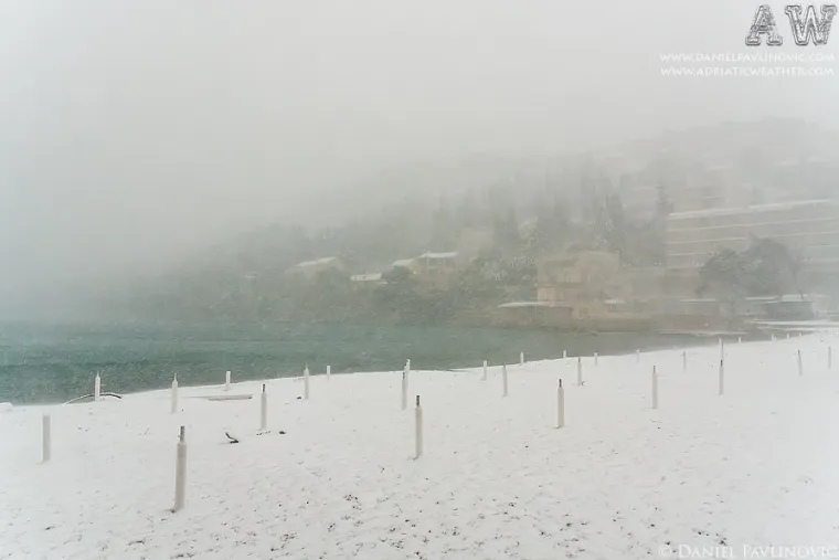 Ovako je izgledao Dubrovnik prije točno 11 godina! Poharala ga je jedna od najjačih snježnih mećava 'Tara'