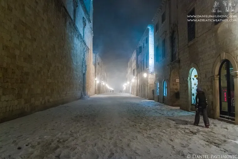 Ovako je izgledao Dubrovnik prije točno 11 godina! Poharala ga je jedna od najjačih snježnih mećava 'Tara'