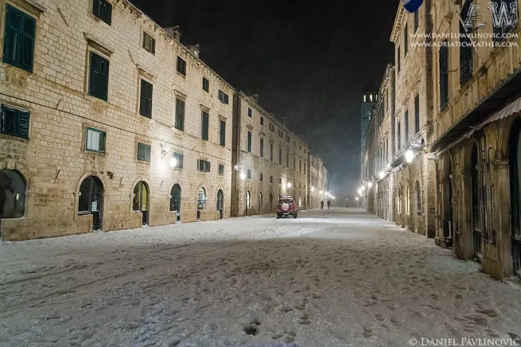 Ovako je izgledao Dubrovnik prije točno 11 godina! Poharala ga je jedna od najjačih snježnih mećava 'Tara'