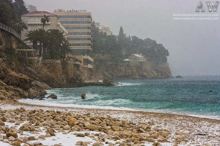 Ovako je izgledao Dubrovnik prije točno 11 godina! Poharala ga je jedna od najjačih snježnih mećava 'Tara'