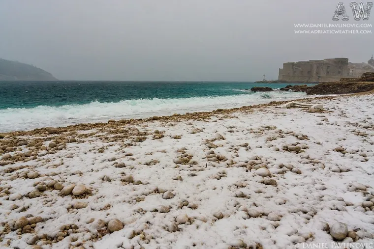 Ovako je izgledao Dubrovnik prije točno 11 godina! Poharala ga je jedna od najjačih snježnih mećava 'Tara'