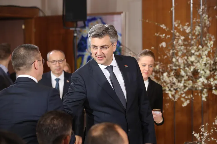 Zoran Milanović položio prisegu za predsjednika: 'Tako mi Bog pomogao!'