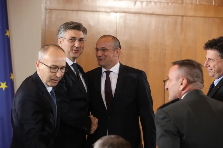 Zoran Milanović položio prisegu za predsjednika: 'Tako mi Bog pomogao!'