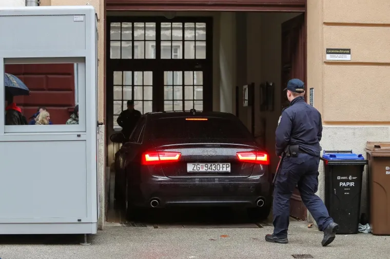 Milanović u crnoj limuzini krenuo na Pantovčak: Sve je spremno za inauguraciju