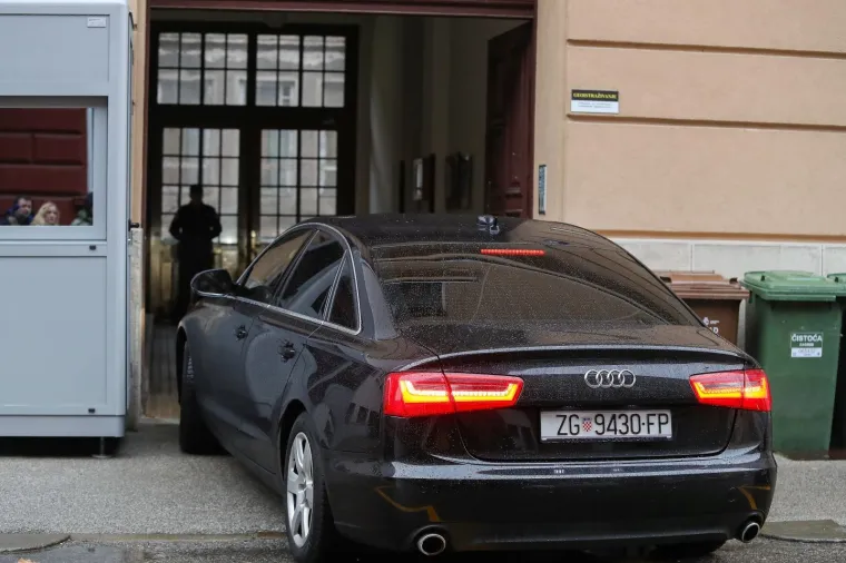 Milanović u crnoj limuzini krenuo na Pantovčak: Sve je spremno za inauguraciju