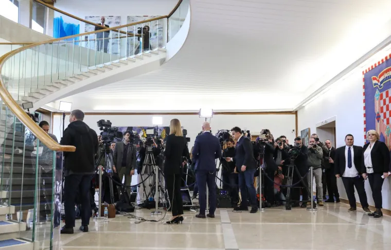 Milanović u crnoj limuzini krenuo na Pantovčak: Sve je spremno za inauguraciju