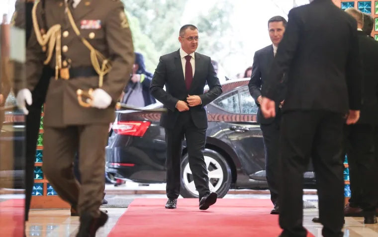 Pantovčak je danas najpopularnije mjesto u Zagrebu: Pogledajte tko je sve do&scaron;ao na Milanovićevu inauguraciju