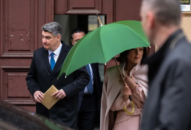 Zoran i  supruga Sanja na izlasku iz kuće Photo: Jurica Galoic/PIXSELL