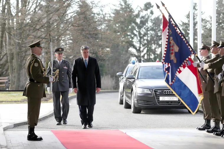Milanović pozdravio Počasno-za&scaron;titnu bojnu