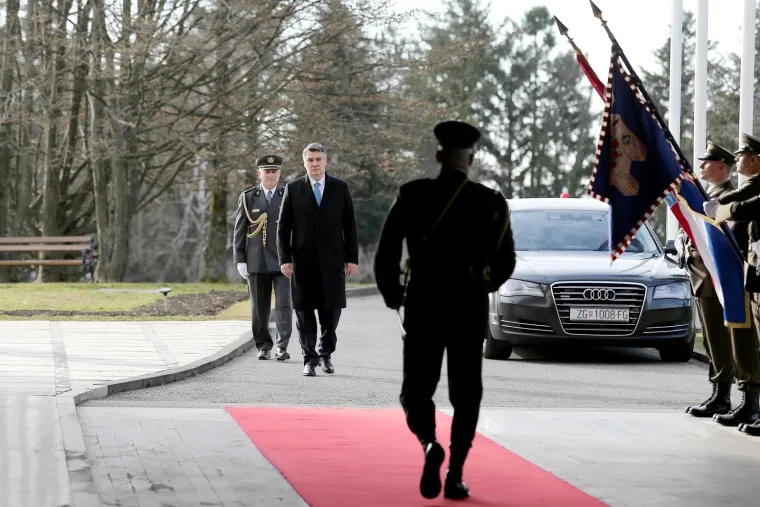 Milanović pozdravio Počasno-za&scaron;titnu bojnu