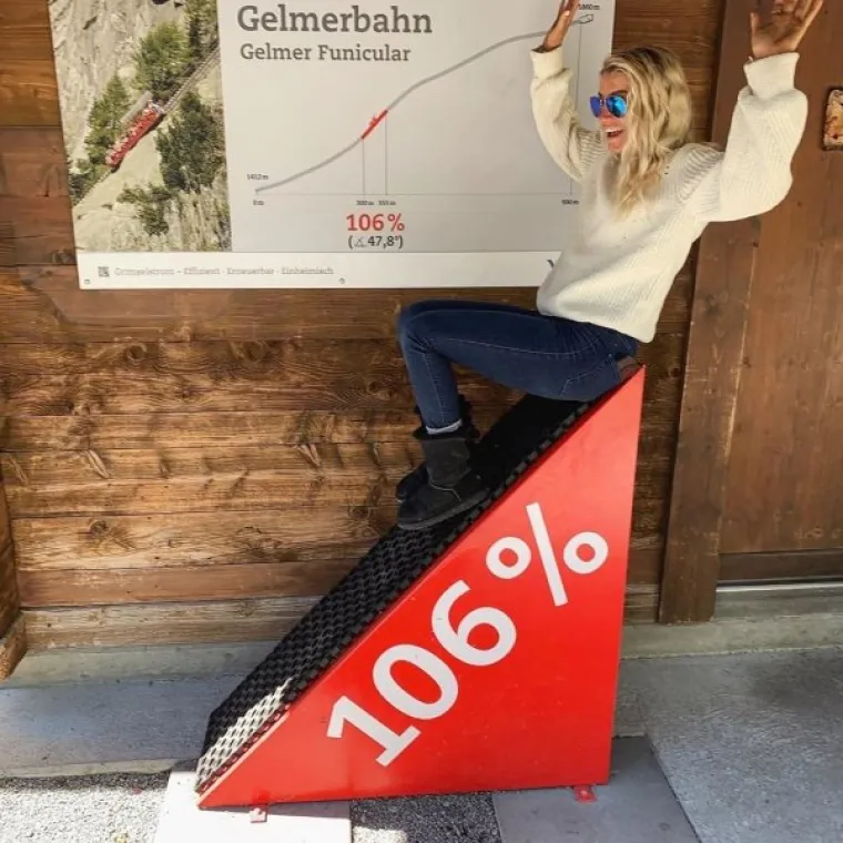 ZRAČNE SNAGE NAPADAJU: Kada ova plavu&scaron;a skine svoju vojnu uniformu postane najopasnije oružje