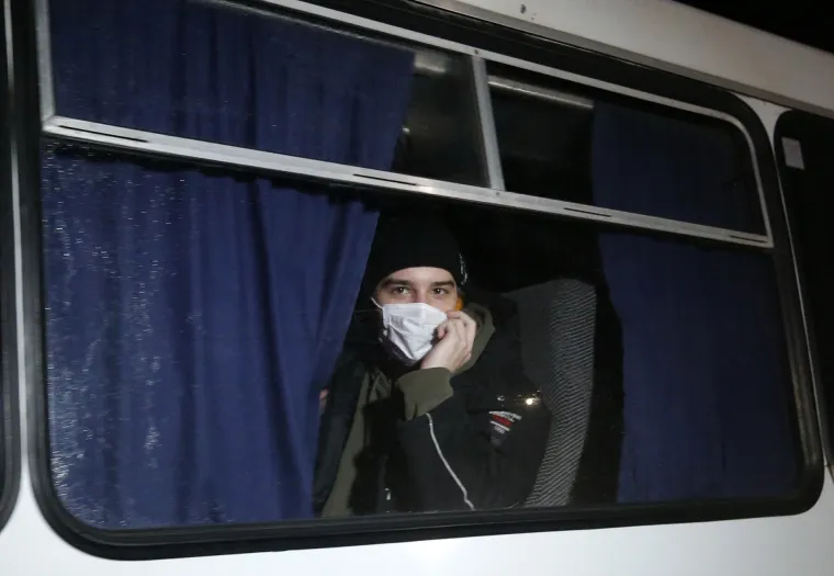 Strah od koronavirusa: Ukrajinci kamenjem gađali svoje sugrađane koji su se vratili iz Kine