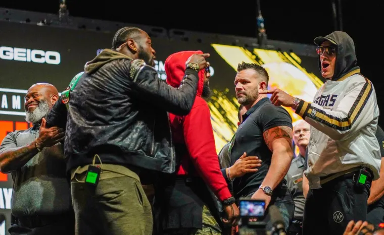 'NA&Scaron;AO SAM TE NA KOKAINU, VRATIO SAM TI HRANU NA STOL': Fury i Wilder se po&scaron;teno izvrijeđali, a onda i pred svima fizički sukobili