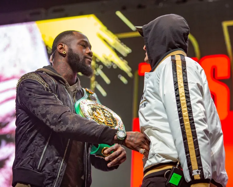 'NA&Scaron;AO SAM TE NA KOKAINU, VRATIO SAM TI HRANU NA STOL': Fury i Wilder se po&scaron;teno izvrijeđali, a onda i pred svima fizički sukobili